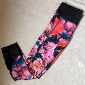 Lululemon Floral Cropped Leggings